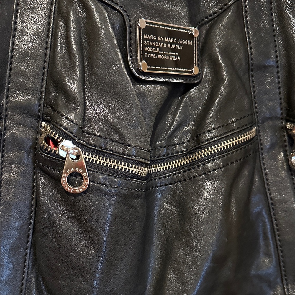Chic Black Leather Shoulder Bag - Picture 11 of 13
